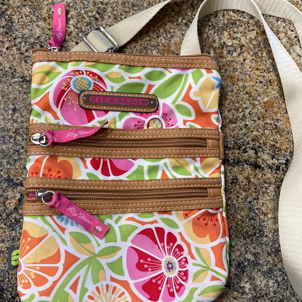 Lily Bloom Cross body bag! 🐸🌸